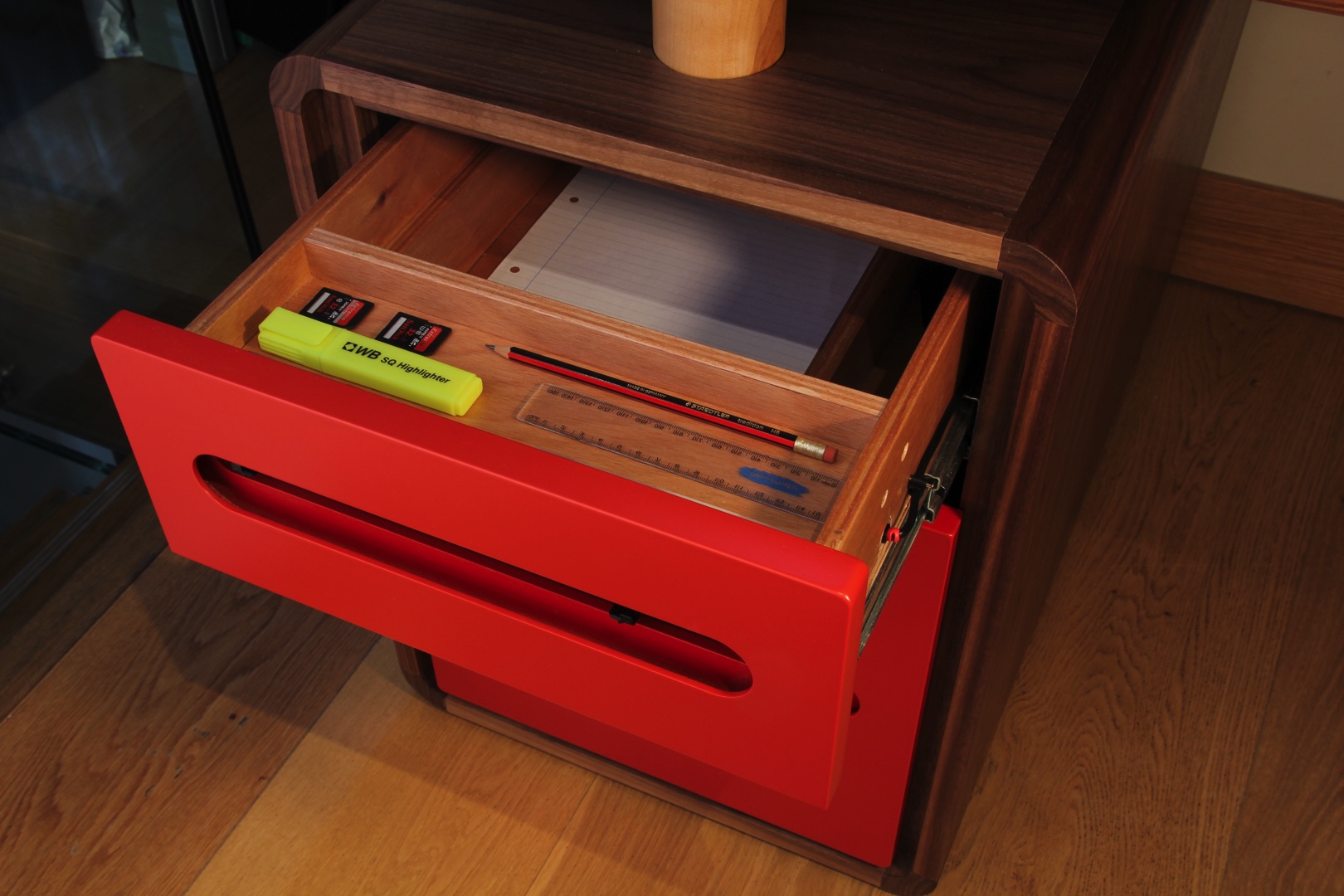 Desk Project Photo Slide 5