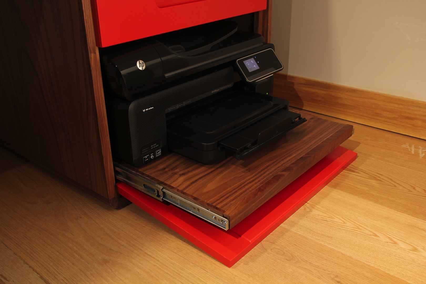 Desk Project Photo Slide 9